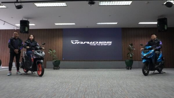 All New Honda Vario 125 resmi hadir Jakarta–Tangerang, desain street modern, fitur USB charger, varian Street.