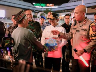 H-5 Idulfitri, Andra Soni dan Kapolda Banten Cek Arus Mudik di Pelabuhan Merak