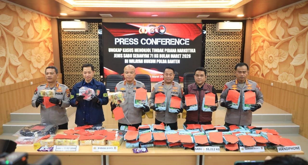 Polda Banten ungkap dua kasus narkoba dengan barang bukti 71 kg sabu, tiga tersangka diamankan dan terancam hukuman mati.