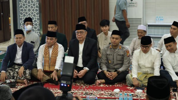 Pemkot Tangsel memperingati Nuzulul Quran di Serpong. Benyamin Davnie ajak masyarakat memperkuat nilai religius Ramadan.