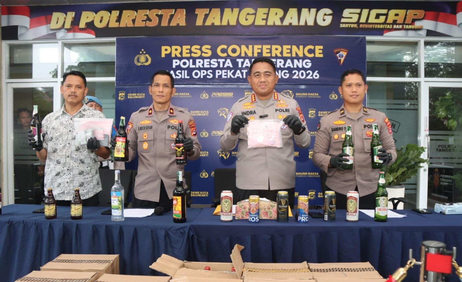 Polresta Tangerang sita 2.268 botol miras dan 10.779 butir obat keras ilegal dalam Operasi Pekat Maung 2026 jelang Ramadan.