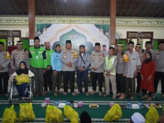 Isi Ramadan dengan Berbagi, Polresta Tangerang Santuni Yatim dan Bantu Masyarakat Kurang Mampu