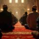 Apa itu itikaf? Simak pengertian, asal usul, amalan yang dilakukan, serta manfaatnya di 10 malam terakhir Ramadan.