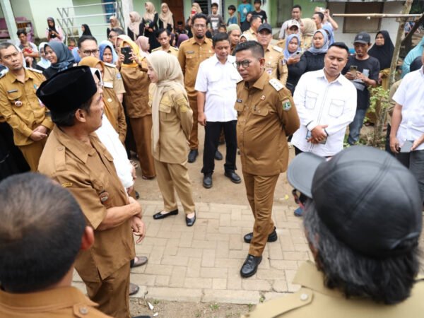 Tinjau Pembangunan Jalan di Kabupaten Serang, Andra Soni Verifikasi Realisasi PSU 2025