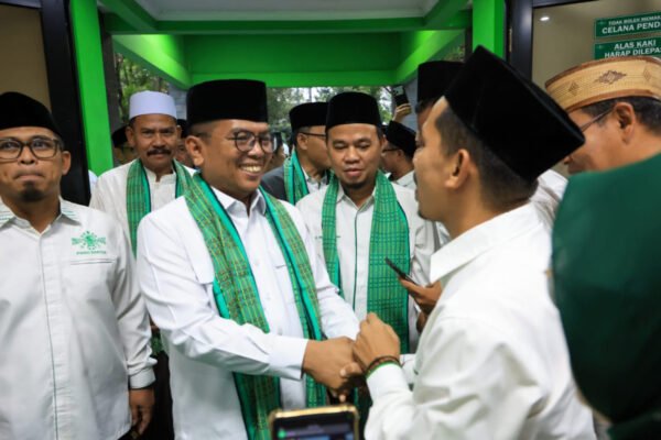 Gubernur Banten Andra Soni safari Ramadan ke PWNU Banten, buka puasa bersama ulama serta salurkan bantuan Baznas.