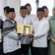 Gubernur Andra Soni gelar Safari Ramadan di Masjid Jami’atul Khoir Kota Tangerang dan salurkan berbagai bantuan bagi warga.