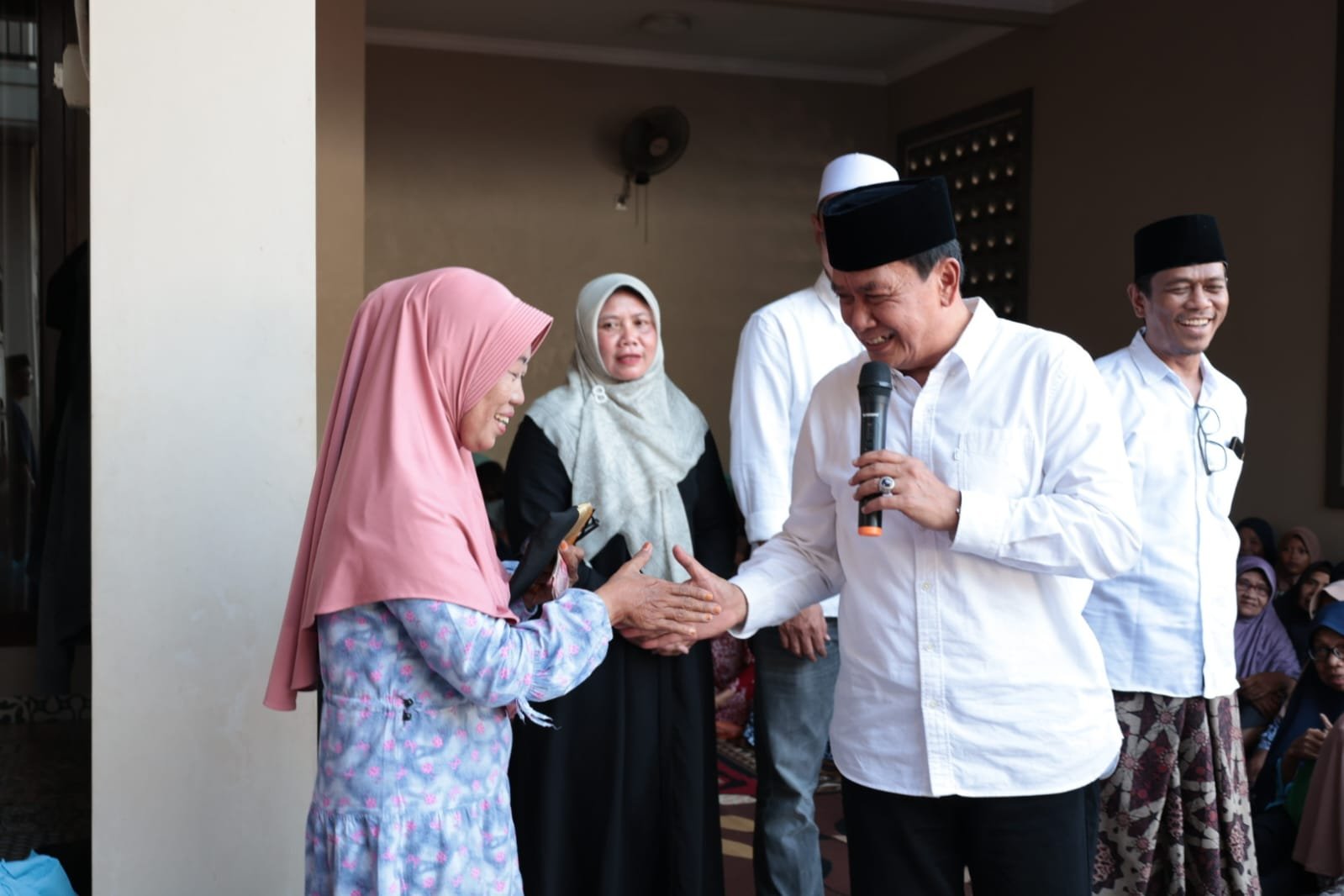 Bupati Tangerang Maesyal Rasyid hadiri santunan anak yatim dan dhuafa di Balaraja, ajak warga manfaatkan Ramadan untuk berbagi.