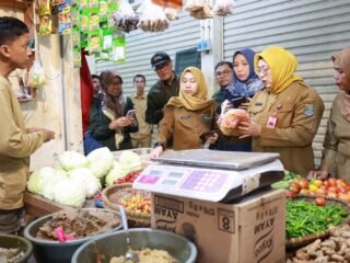 Monitoring Pasar Cisoka, Wabup Tangerang Pastikan Stok Pangan Aman Jelang Idulfitri