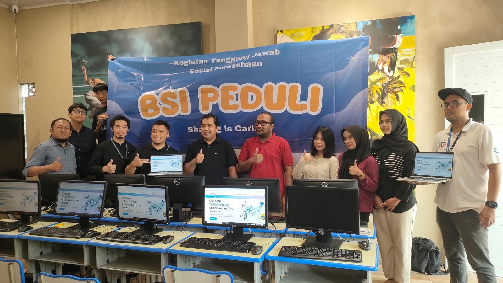 PT BSI salurkan CSR berupa 17 komputer ke PKBM Tan Malaka Tangerang guna dukung pembelajaran digital dan akses teknologi pendidikan.