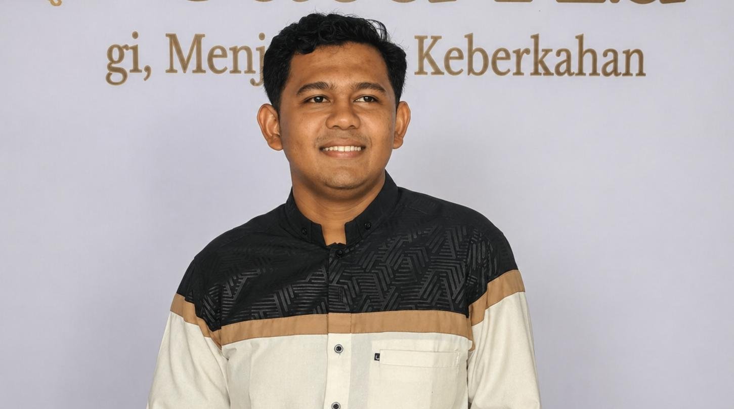 Pendidikan keluarga dan sekolah jadi kunci membentuk karakter anak di era digital, dengan peran penting orang tua dan guru.