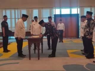 Lantik Enam Pejabat Eselon II Tangsel, Benyamin: Tekankan Inovasi dan Pelayanan Publik