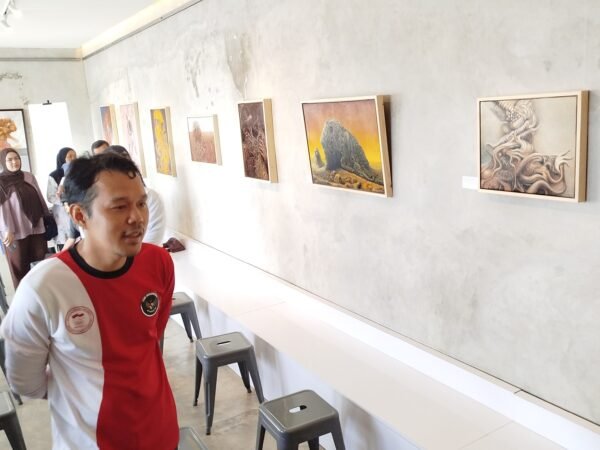 Puluhan Karya Lukis Memukau Pengunjung Kopi Rona, Wawalikota Serang Dukung Pengembangan Seni Budaya Lokal