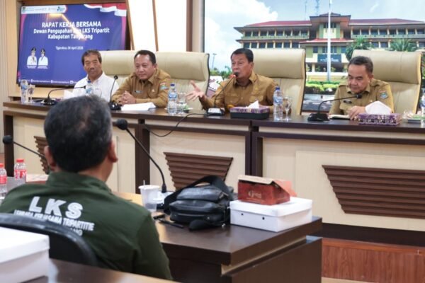 Pemkab Tangerang perkuat sinergi jelang May Day 2026, pastikan perayaan aman, inklusif, serta dorong hubungan industrial harmonis.