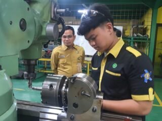 Murid SMK Negeri 5 Buktikan Keahlian Lewat Uji Kompetensi Langsung di Industri