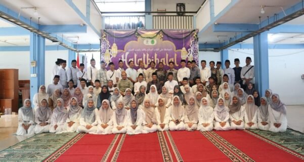 UKM FK-3 UINSSC Cirebon gelar halalbihalal, perkuat ukhuwah dan semangat organisasi mahasiswa pasca Ramadan hangat.