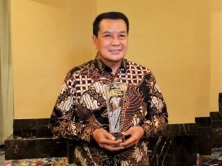 Bupati Tangerang Raih Penghargaan Economic Growth di National Governance Awards 2026