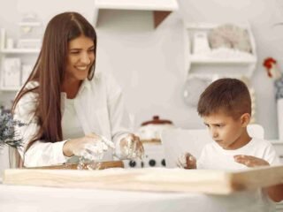 5 Aktivitas Sensory-Friendly untuk Anak Autisme di Rumah, Efektif Redakan Overstimulasi