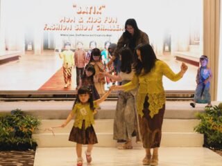 A Tribute to Kartini, Atria Gading Serpong Hadirkan Lomba Fashion Show Ibu dan Anak