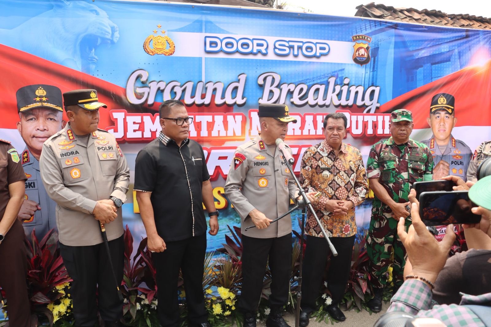 Polresta Tangerang bangun Jembatan Merah Putih Presisi di Pasar Kemis penanaman 1.000 pohon akses ekonomi lingkungan.