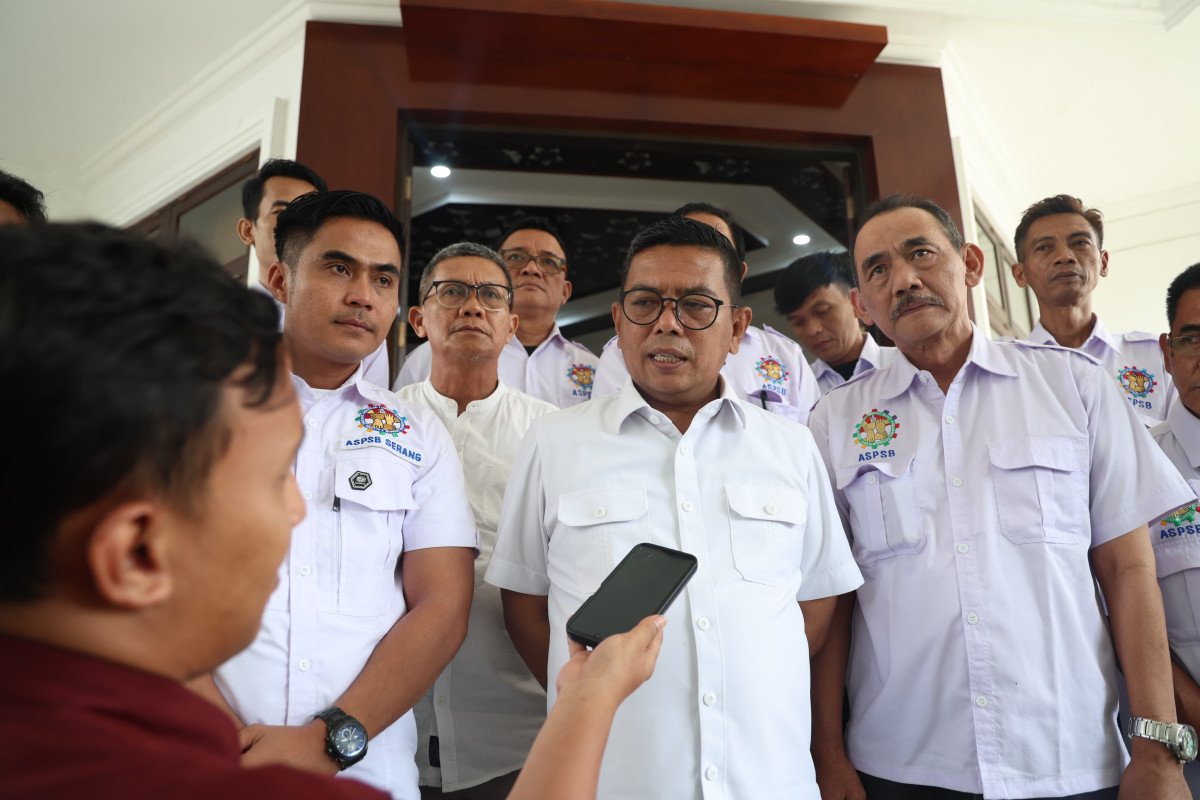 Gubernur Banten Andra Soni terima audiensi serikat buruh bahas persiapan May Day 2026 dan isu ketenagakerjaan di Serang.