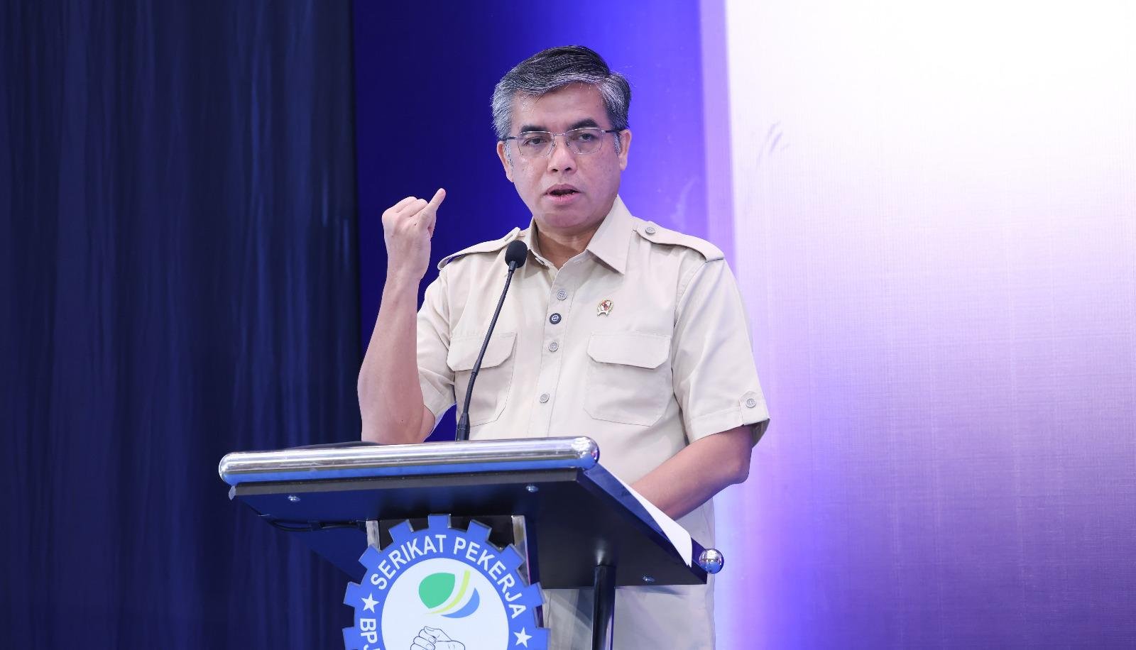 Menaker dorong perluasan jaminan sosial bagi pekerja informal untuk perlindungan maksimal peningkatan kesejahteraan nasional.