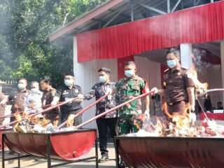 Kejari Kabupaten Tangerang Musnahkan 117 Ribu Batang Rokok Ilegal dari 63 Perkara Inkrah