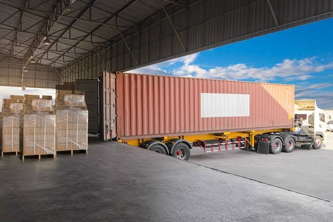 Armocargo hadir sebagai solusi jasa impor dan cargo internasional dengan layanan end-to-end, cepat, aman, dan biaya kompetitif.