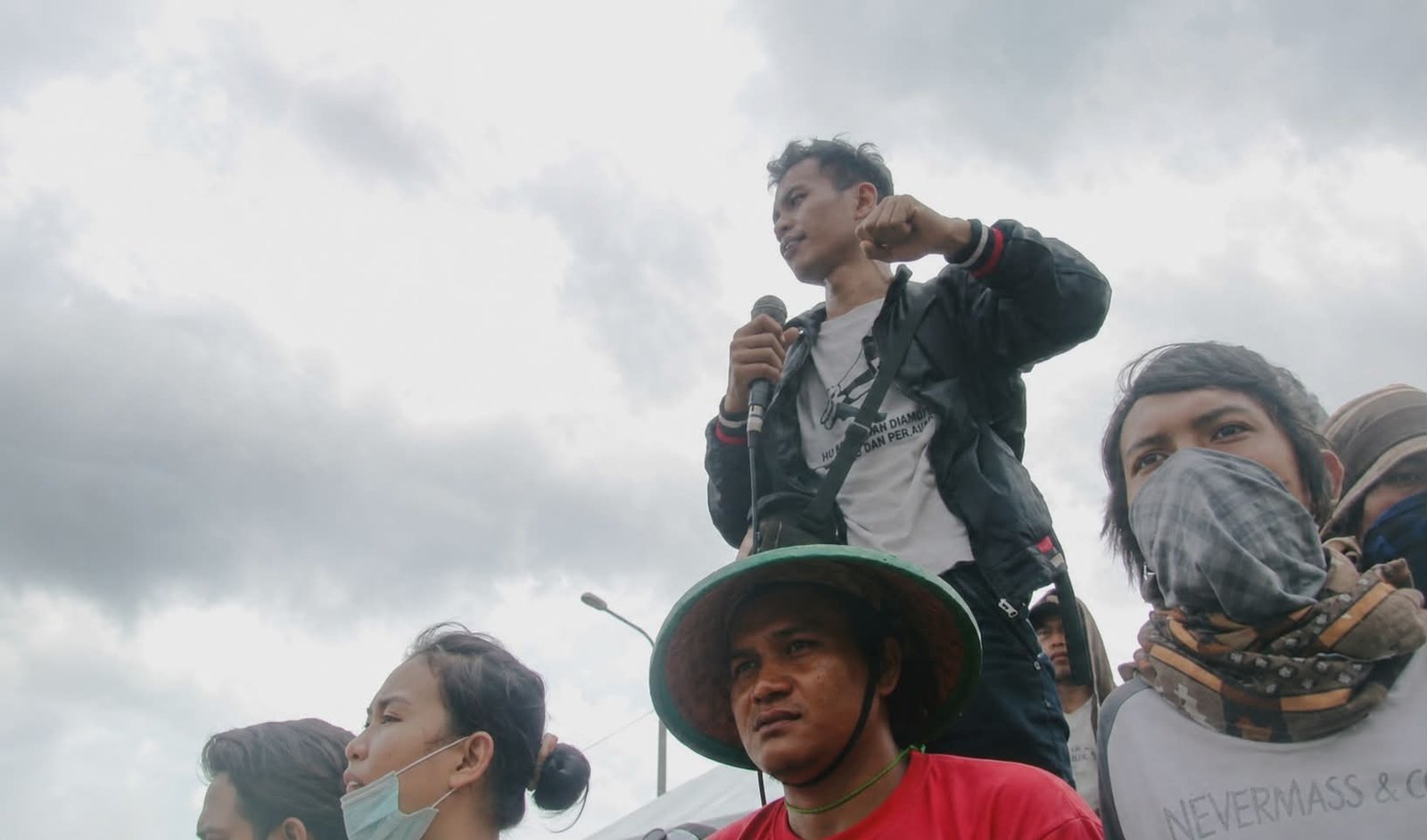 Tantangan buruh dan pengusaha di era AI: dari sejarah May Day hingga transformasi kerja, menuntut adaptasi, kolaborasi, dan perubahan paradigma.