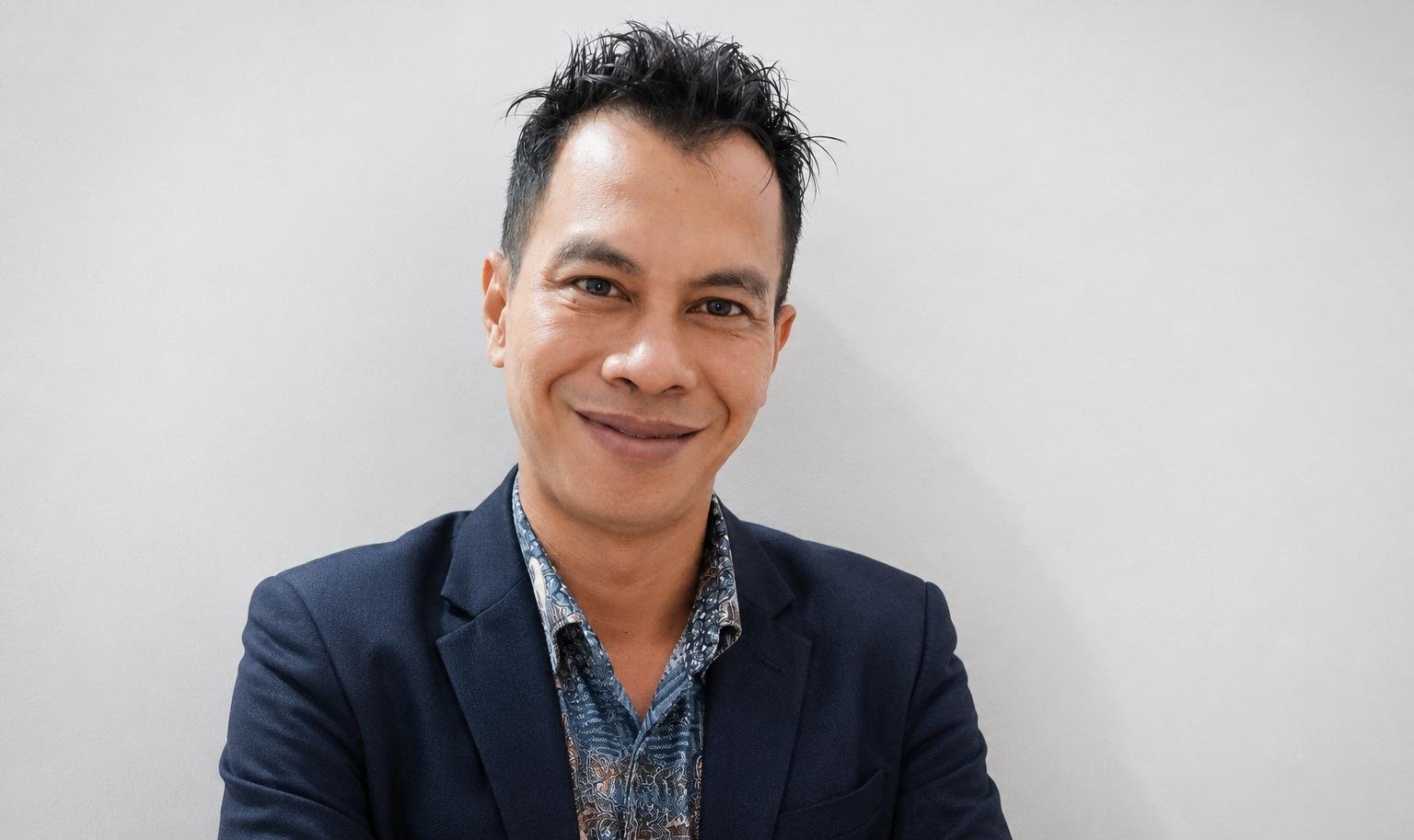 Kritik budaya perpisahan sekolah yang makin viral dan hingar-bingar, saat pendidikan kehilangan ruang refleksi generasi muda.