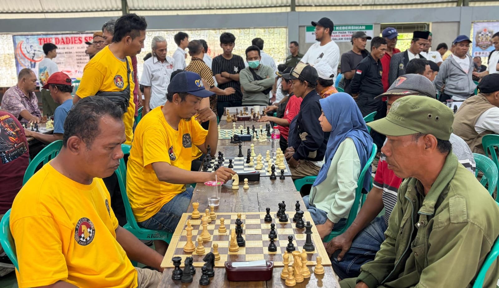 Sebanyak 20 klub berlaga pada putaran pertama Liga Catur Percasi Kabupaten Tangerang 2026 di GOR Wanakerta, Sindang Jaya.