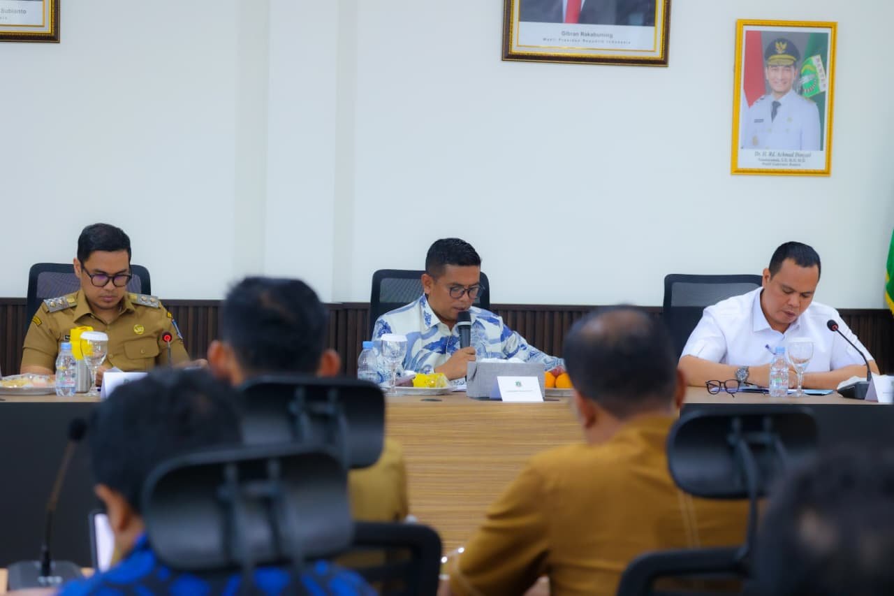 Pemkot Tangsel meminta percepatan perbaikan lampu jalan rusak di ruas nasional dan provinsi demi keselamatan pengguna jalan.