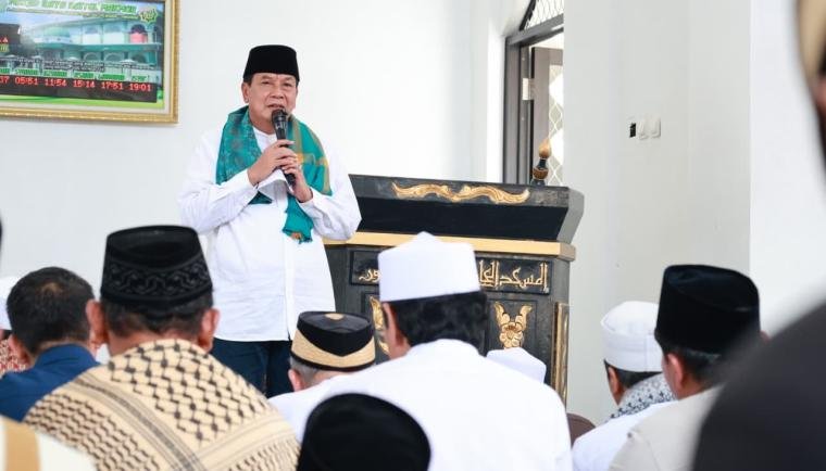 Bupati Tangerang Jumling di Teluknaga, menyerap aspirasi warga Kampung Besar terkait pelayanan dan pembangunan daerah.