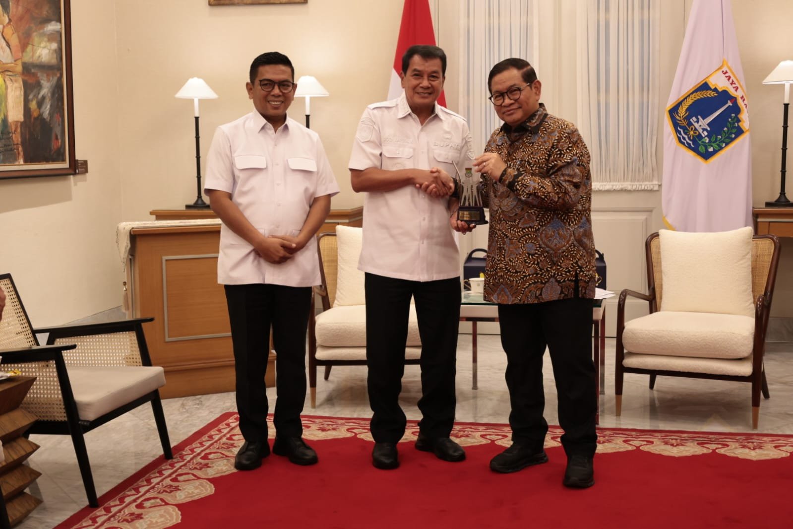 Bupati Tangerang membahas optimalisasi lahan DKI seluas 95 hektare di Legok bersama Pramono Anung dan Andra Soni.