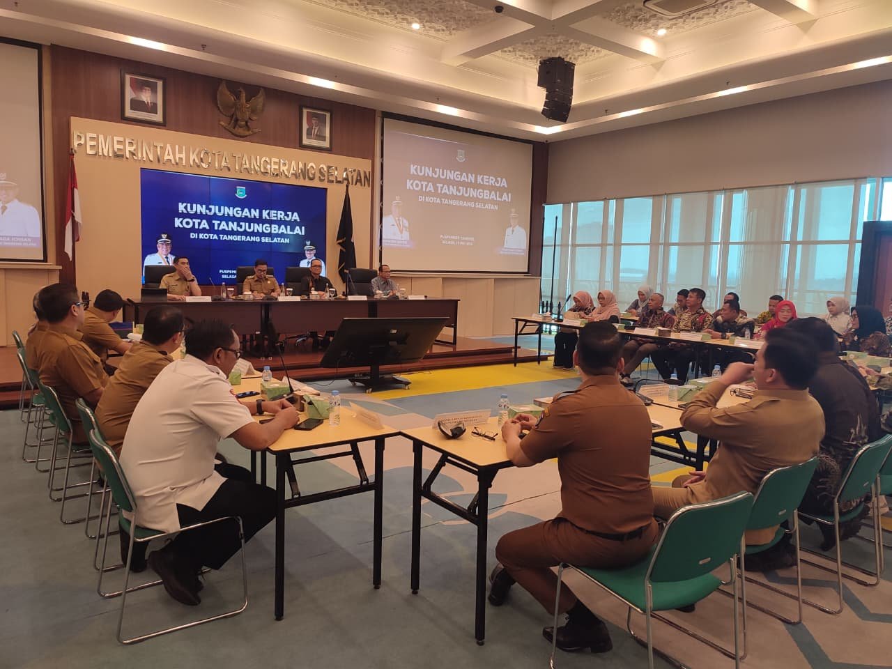 Pemkot Tanjung Balai mempelajari digitalisasi PAD di Tangsel, mulai dari pajak online hingga transaksi QRIS untuk layanan publik.