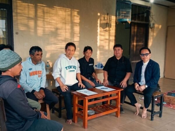 Pentahelix Center Dorong Pembentukan Koperasi SIKOMAT untuk Petani Kopi Manglayang Timur