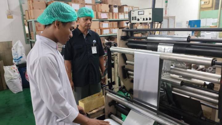 Disnaker Kota Tangerang membuka program OJT 2026 dengan fasilitas sertifikat BNSP, uang transport, dan pengalaman kerja industri.
