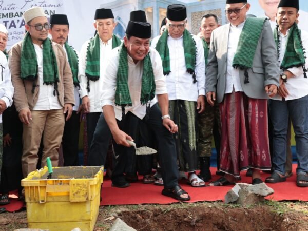 Bupati Tangerang Resmikan Peletakan Batu Pertama Renovasi Masjid At-Ta’awun di Panongan
