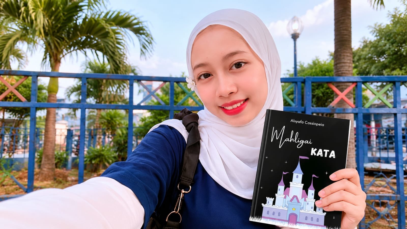 Alsyafa Cassiopeia, buruh pabrik asal Brebes, membuktikan mimpi bisa diraih lewat literasi, karya tulis, dan semangat belajar.