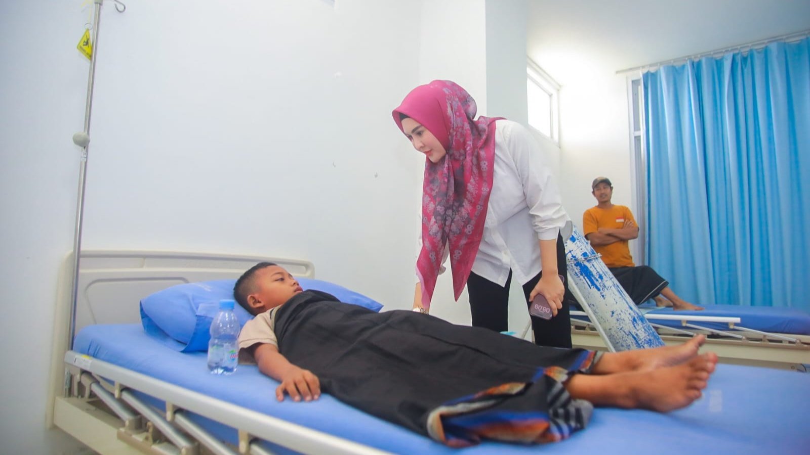 GOPTKI Tangsel gelar khitanan massal 3 tahun berturut-turut di RSUD Pondok Aren. 57 anak usia 3-11 tahun ikuti program kesehatan gratis.