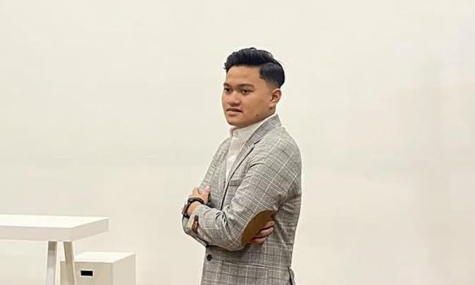 Opini tentang polemik PKB dan PDI Perjuangan, etika politik, demokrasi, serta pelajaran dari Soekarno dan KH Hasyim Asy'ari.