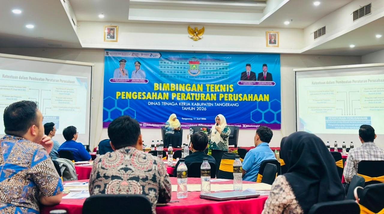 Disnaker Kabupaten Tangerang gelar bimtek PKB dan PP untuk tingkatkan pemahaman perusahaan soal aturan hubungan industrial.