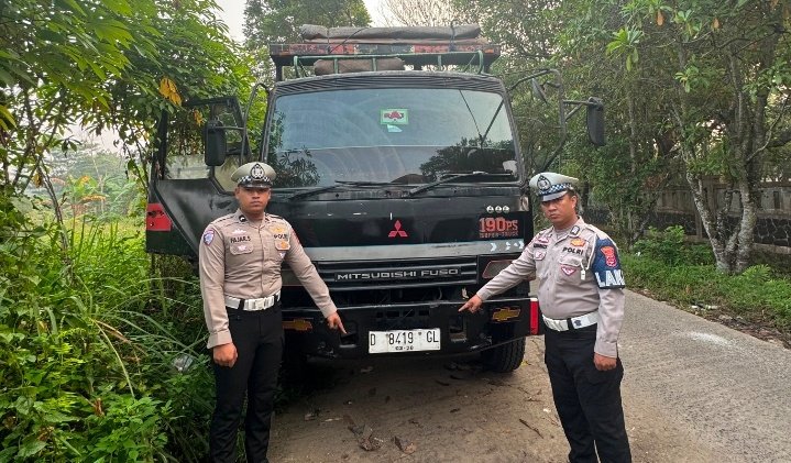 Polisi ungkap kasus tabrak lari di Bitung Jaya Cikupa. Sopir fuso diamankan usai kecelakaan yang menewaskan pria 71 tahun.