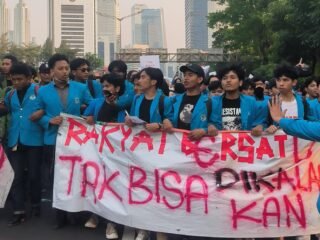 Soroti Kenaikan BBM, Mahasiswa UIN Jakarta Turun ke Jalan