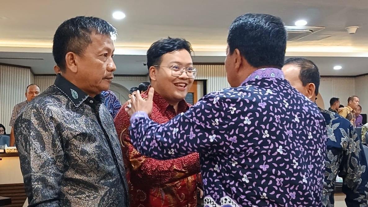Abraham Garuda Laksono mengapresiasi komitmen Bupati Tangerang di bidang pendidikan dan kesehatan serta mendorong sekolah gratis dan USB.