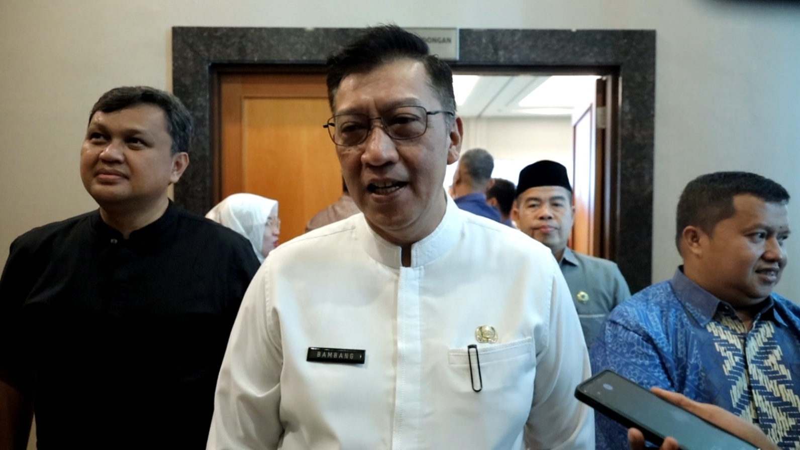 Pemkot Tangsel menyiapkan bantuan pendidikan Rp1,8 juta bagi siswa yang tidak lolos SMP negeri dan melanjutkan ke SMP swasta.