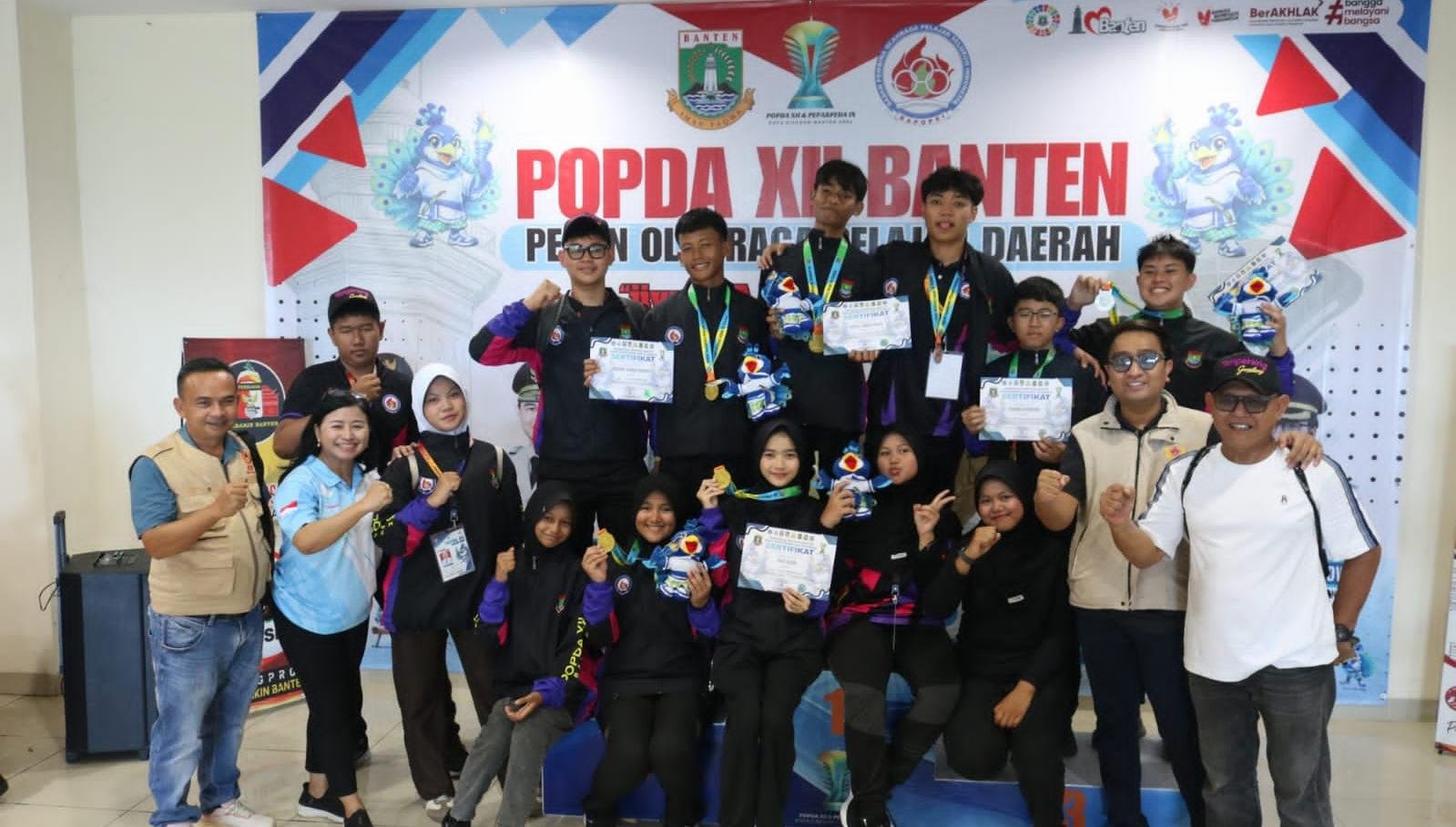 Kontingen menembak Kabupaten Tangerang juara umum Popda Banten 2026 setelah meraih 12 medali, termasuk 5 emas.