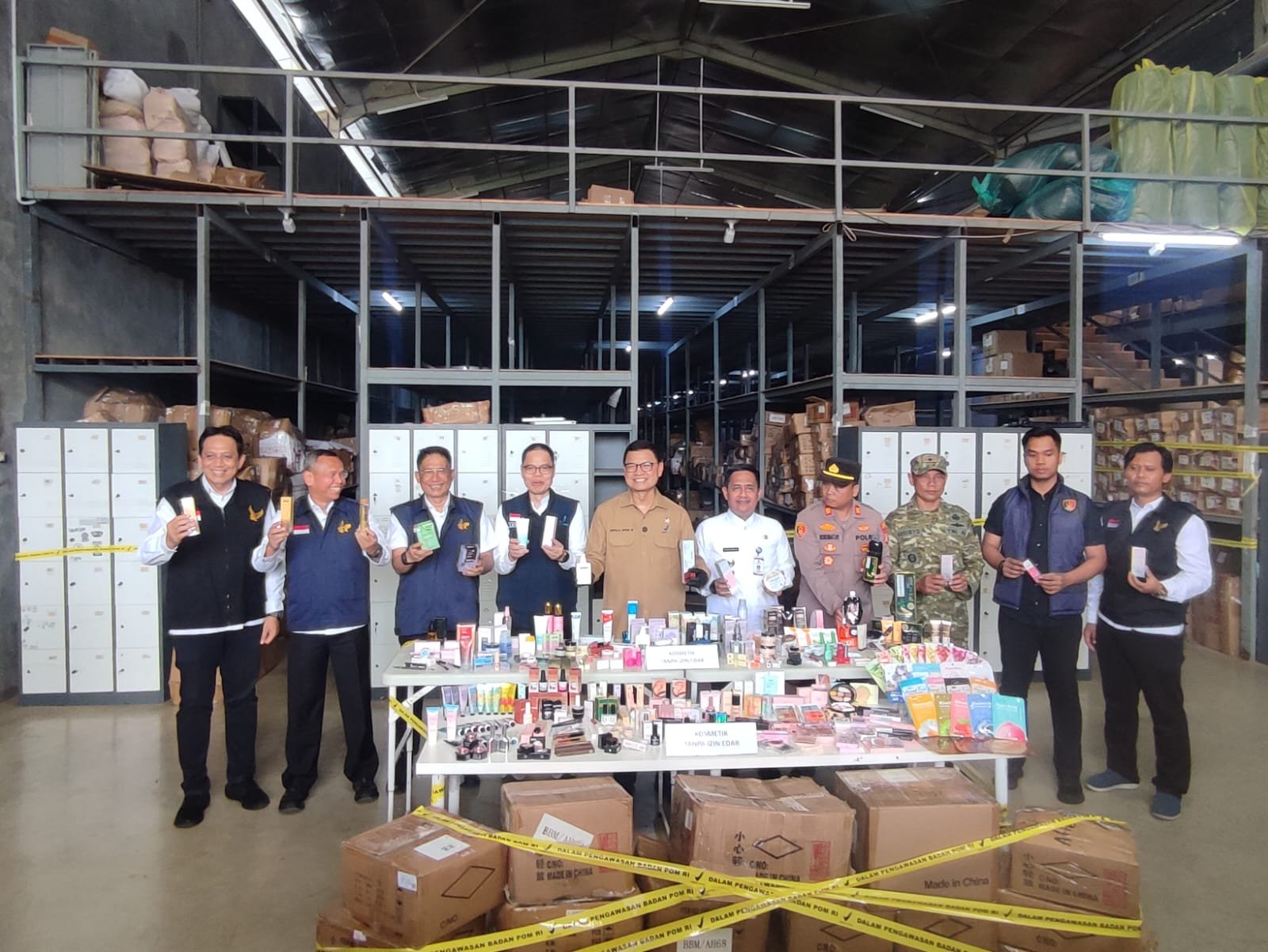 BPOM hentikan aktivitas gudang kosmetik ilegal di Tangerang dan sita lebih dari 2 juta produk tanpa izin edar senilai Rp27,6 miliar.