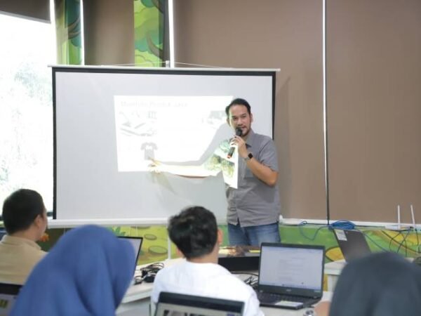 BLK Kota Tangerang Latih Puluhan Anak Muda Kuasai Pembuatan Chatbot Berbasis AI