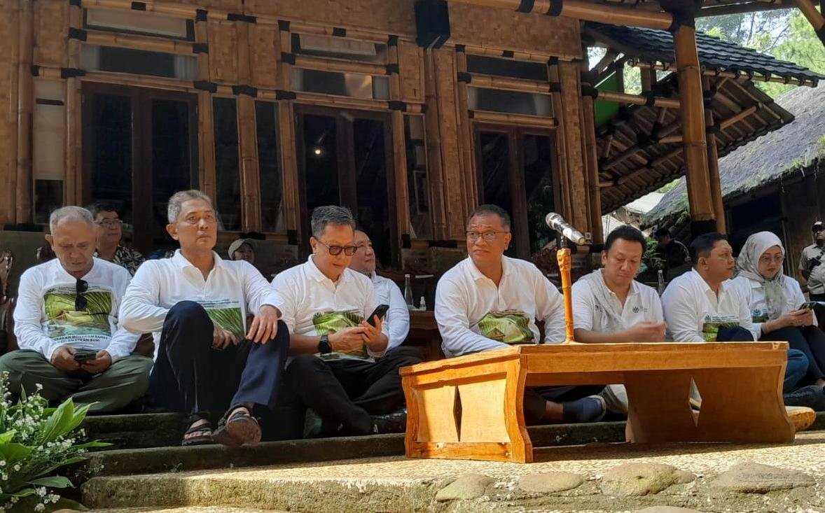 Kementerian Lingkungan Hidup menggugat perdata Rp27 miliar terkait dugaan pencemaran Sungai Cisadane, sementara proses pidana tetap berjalan.