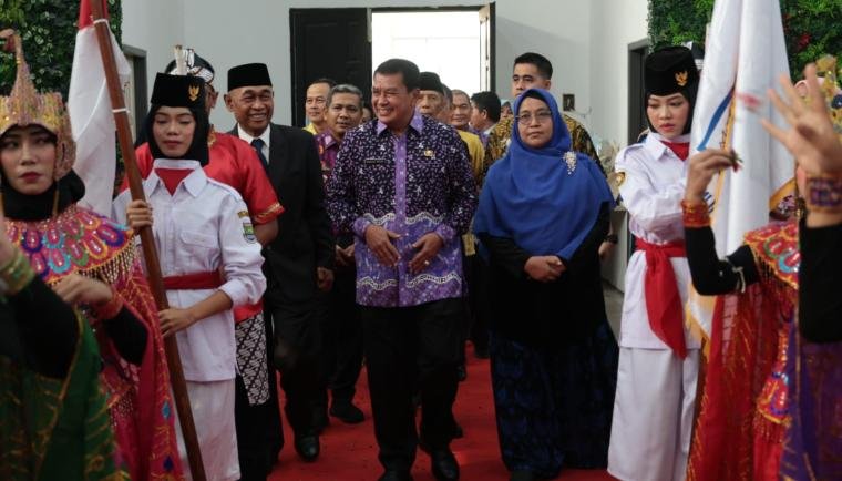 SMK Satya Muda Gemilang meluluskan angkatan pertama. Bupati Tangerang menyebutnya bukti semangat dan komitmen yang membuahkan hasil.